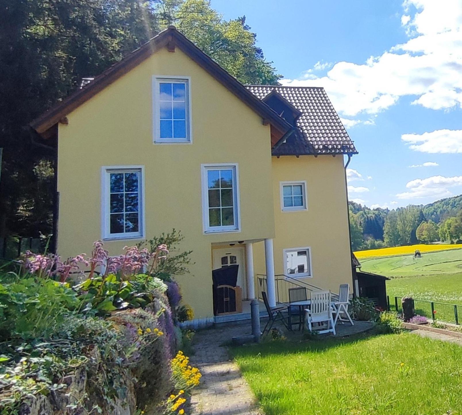 Ferienhaus Am Bach Mit Grossem Garten Deuerling Екстериор снимка