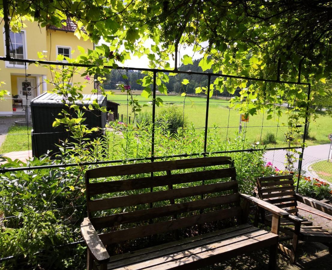 Ferienhaus Am Bach Mit Grossem Garten Deuerling Екстериор снимка